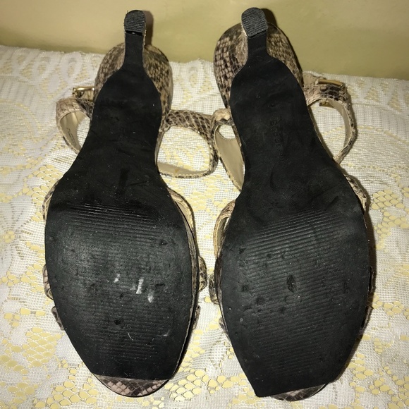 BCBGeneration Tan Brown Reptile Snake T strap Platform Heel Shoes - Picture 9 of 10